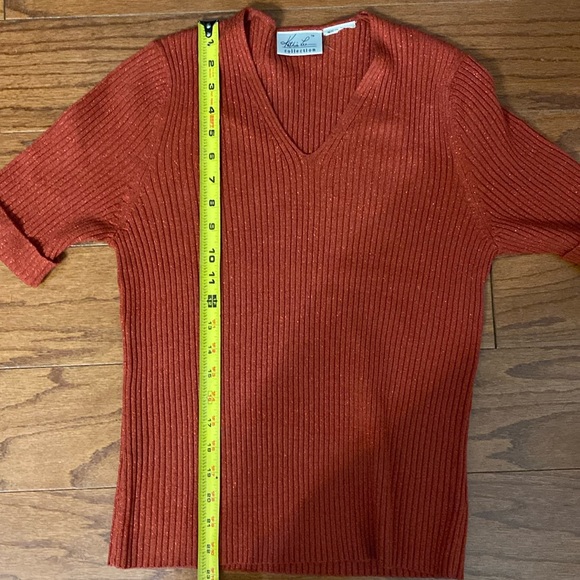 Kathy Lee shortsleeved red brick metallic sweater - Size Medium - Picture 8 of 9
